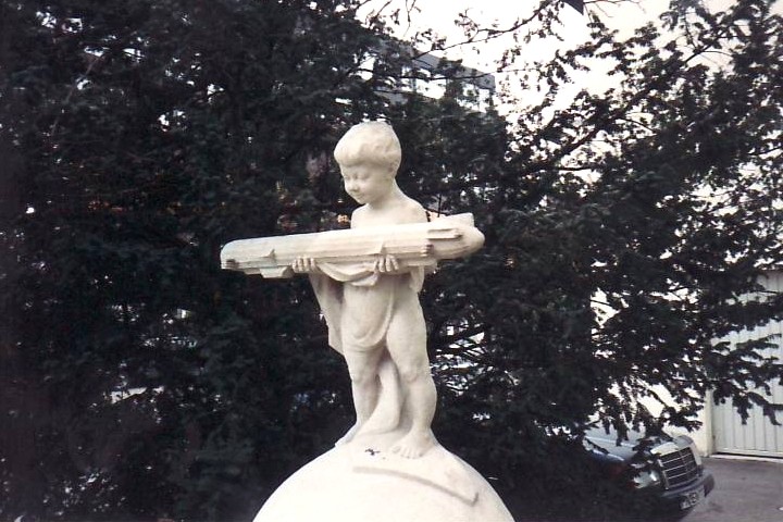 Childe Humanity Holding his New Airship